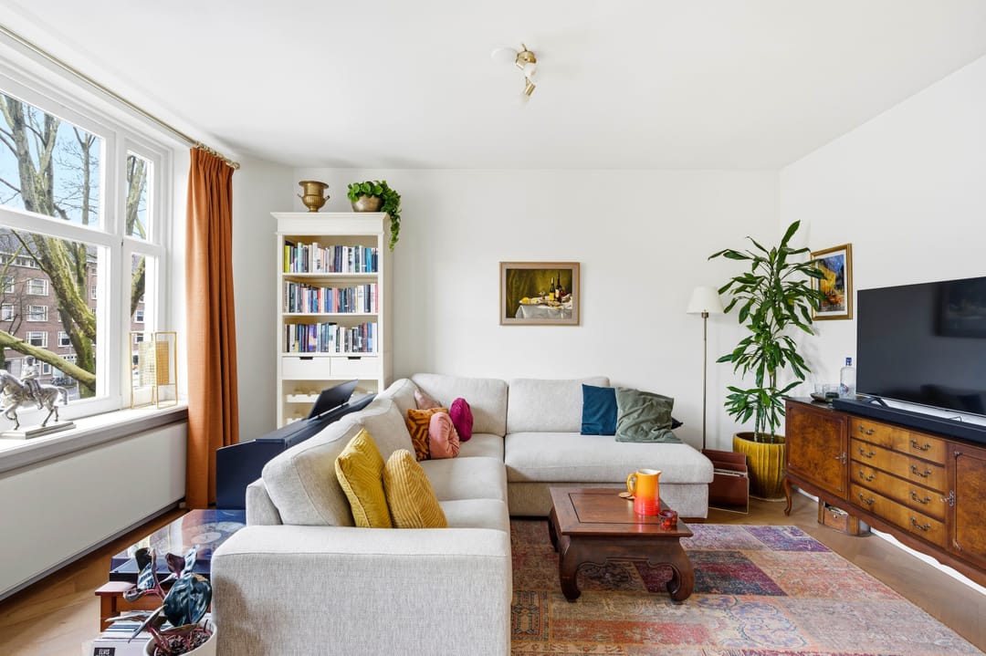 Modern renovated apartment with balcony in Amsterdam West — 16