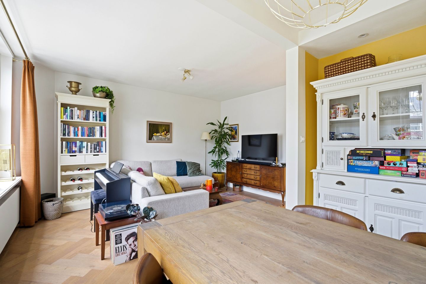 Modern renovated apartment with balcony in Amsterdam West — 20