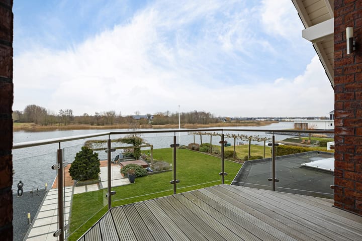Spacious Waterfront Detached Home with Private Dock in Blauwestad — 79