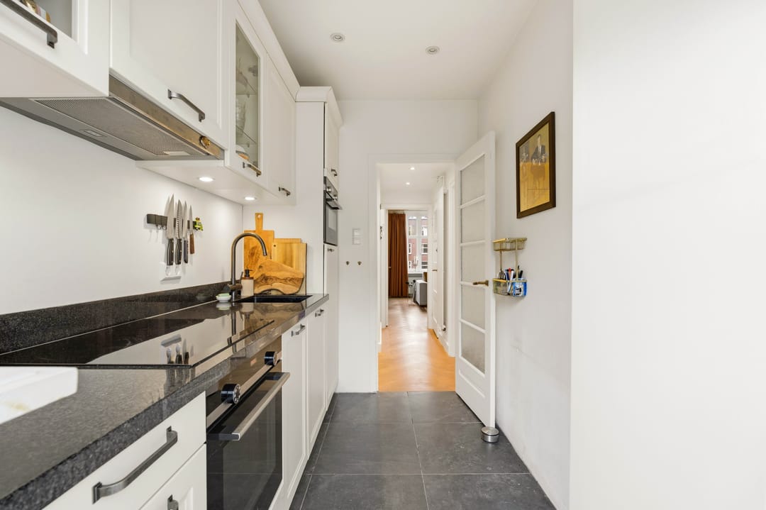Modern renovated apartment with balcony in Amsterdam West — 26