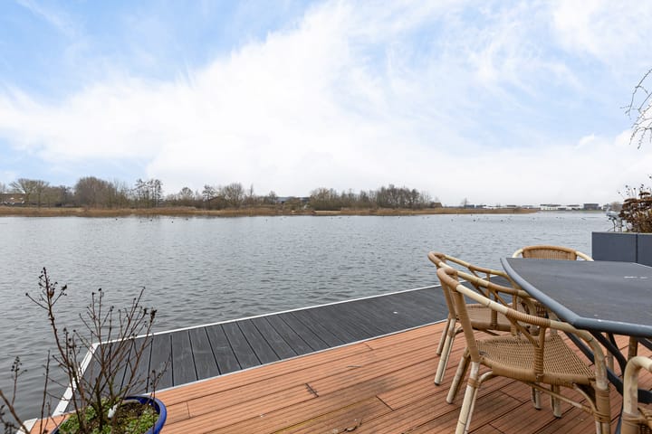 Spacious Waterfront Detached Home with Private Dock in Blauwestad — 25