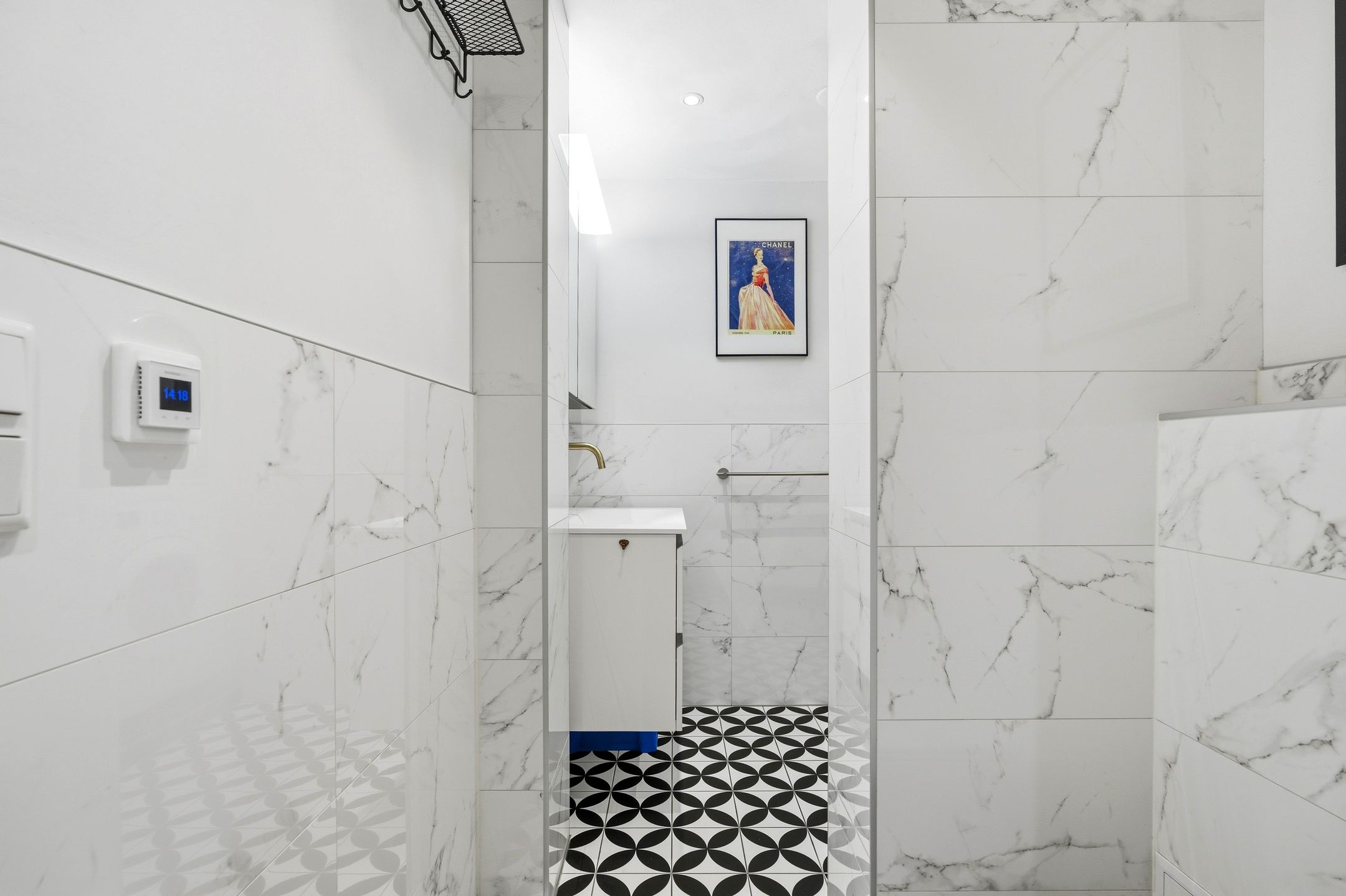 Modern renovated apartment with balcony in Amsterdam West — 42