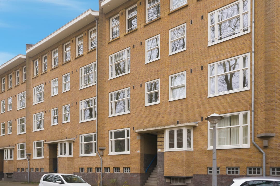 Modern renovated apartment with balcony in Amsterdam West — 56