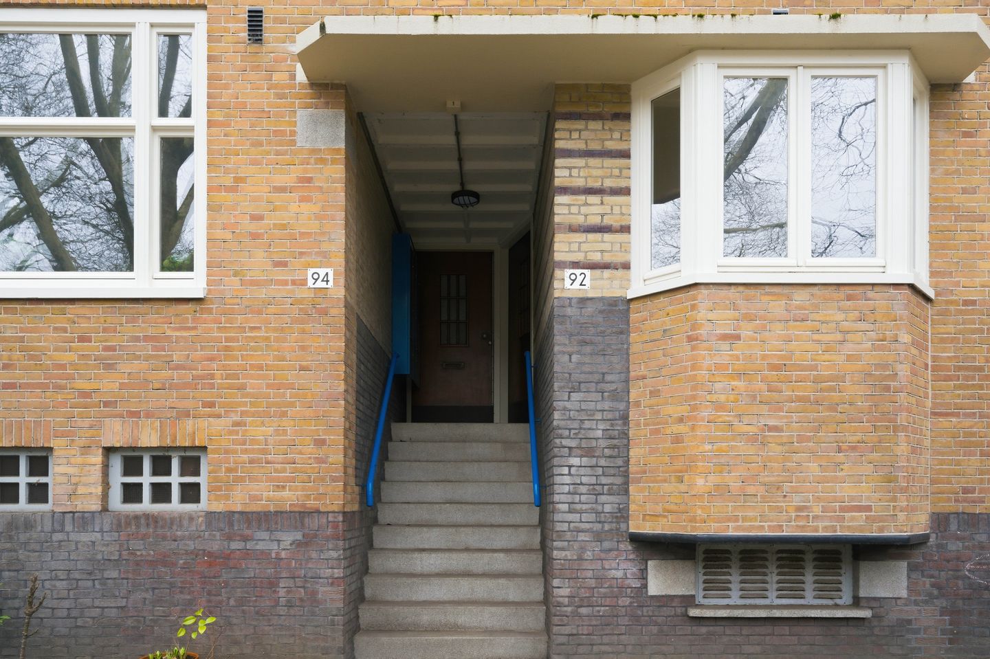 Modern renovated apartment with balcony in Amsterdam West — 58