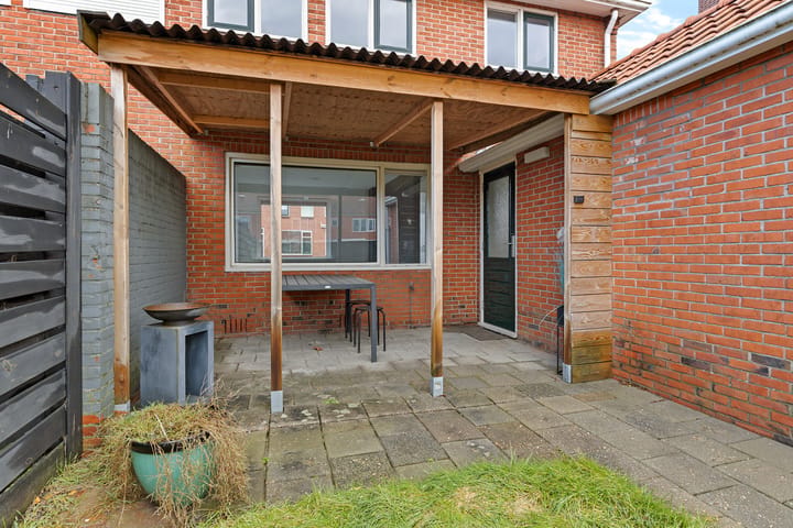 Affordable Starter Home with Garage, Deep South-Facing Backyard and Canopy — 27