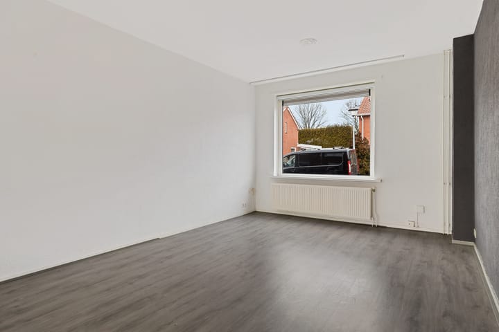 Affordable Starter Home with Garage, Deep South-Facing Backyard and Canopy — 45