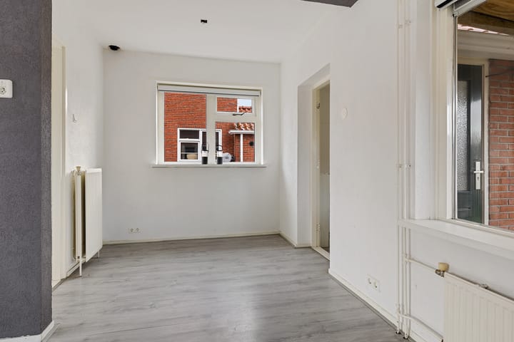 Affordable Starter Home with Garage, Deep South-Facing Backyard and Canopy — 51