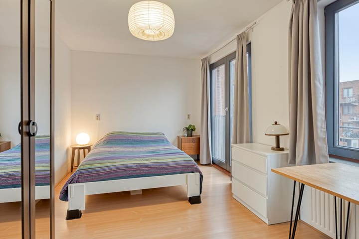 Spacious Corner Apartment with A+ Energy Label and Private Parking in Amsterdam Bijlmer — 21
