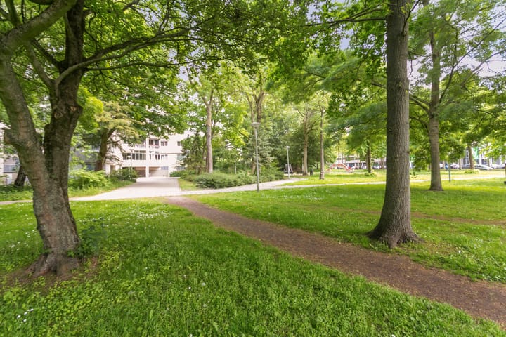 Spacious Corner Apartment with A+ Energy Label and Private Parking in Amsterdam Bijlmer — 61