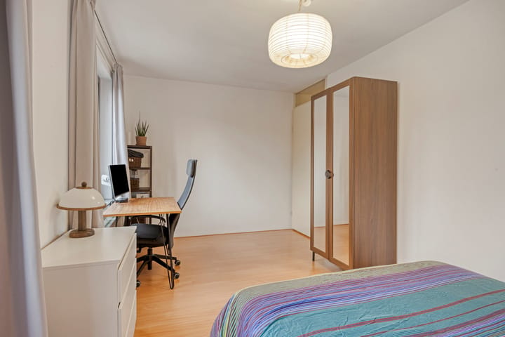 Spacious Corner Apartment with A+ Energy Label and Private Parking in Amsterdam Bijlmer — 23