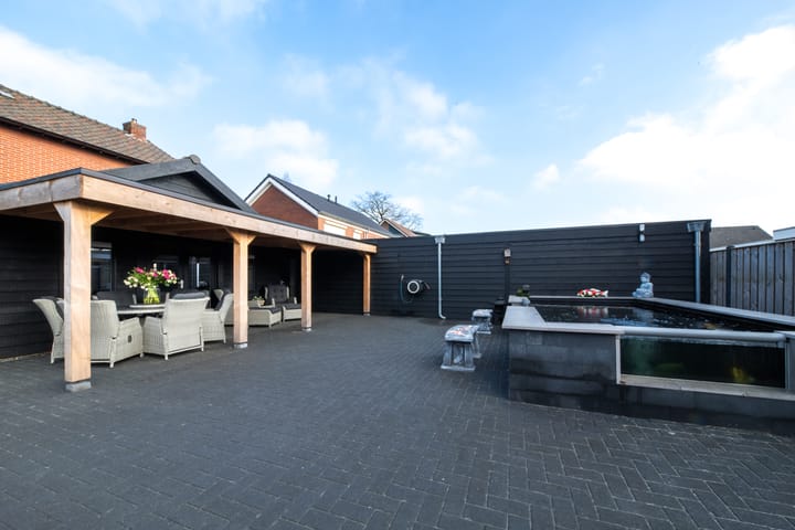 Modernized detached house with multifunctional shed — 42