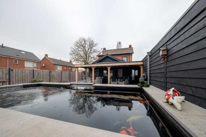Modernized detached house with multifunctional shed — 48