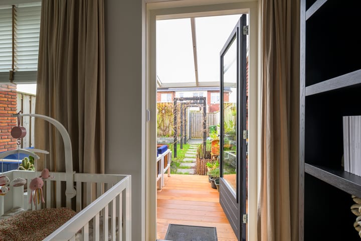 Energy-Efficient Terraced House with Underfloor Heating in Maasdijk — 57