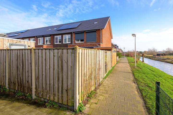 Energy-Efficient Terraced House with Underfloor Heating in Maasdijk — 69