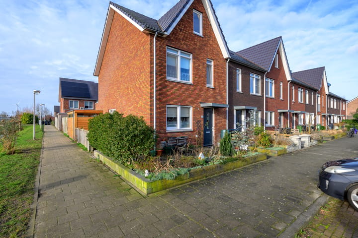 Energy-Efficient Terraced House with Underfloor Heating in Maasdijk — 71