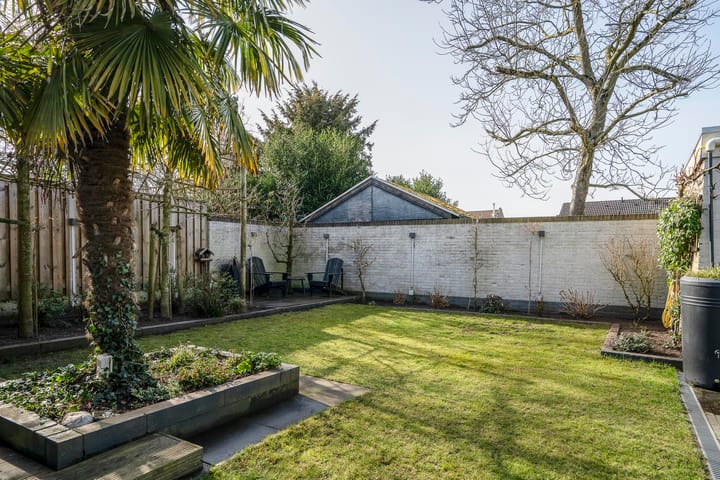 Spacious semi-detached home with energy label A in quiet village setting — 77