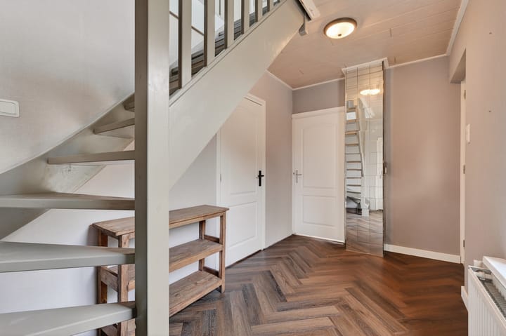 Spacious detached home with canal views and large garden in Klazienaveen-Noord — 8