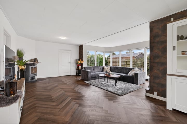 Spacious detached home with canal views and large garden in Klazienaveen-Noord — 14