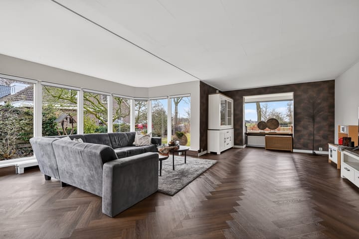 Spacious detached home with canal views and large garden in Klazienaveen-Noord — 12