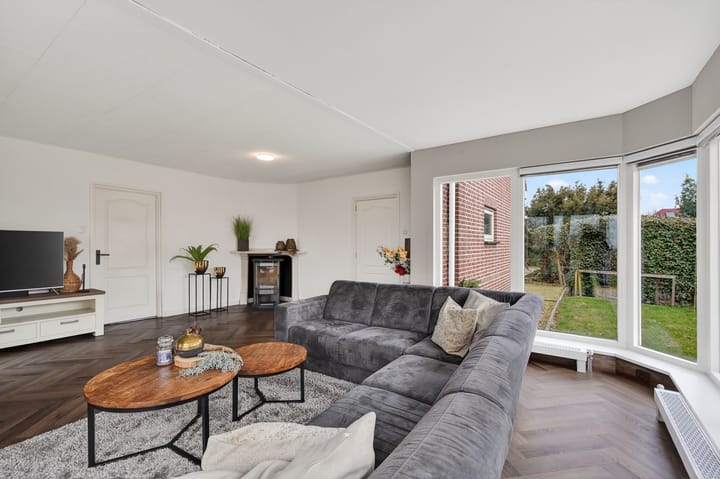 Spacious detached home with canal views and large garden in Klazienaveen-Noord — 20