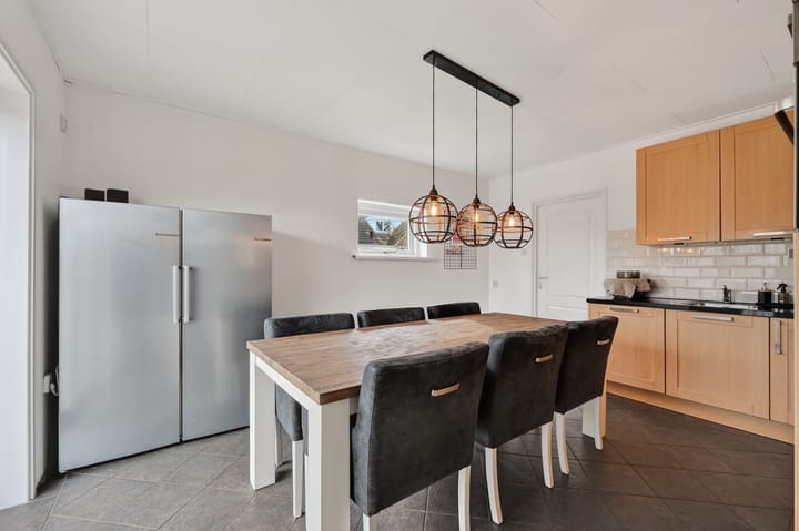 Spacious detached home with canal views and large garden in Klazienaveen-Noord — 28