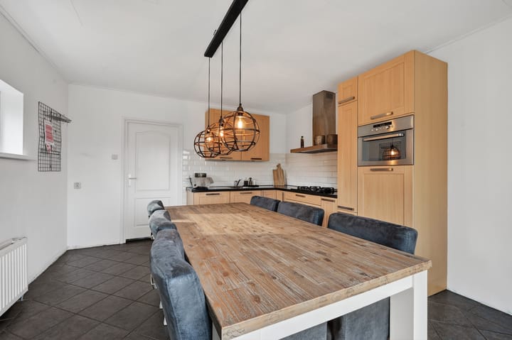Spacious detached home with canal views and large garden in Klazienaveen-Noord — 30