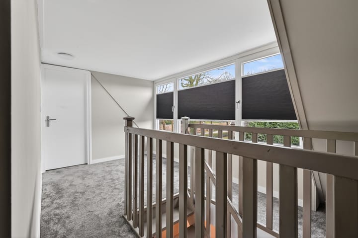 Spacious detached home with canal views and large garden in Klazienaveen-Noord — 50