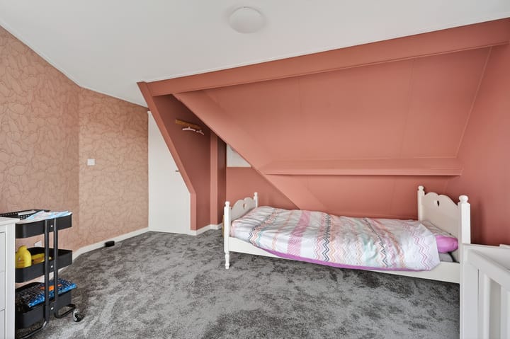 Spacious detached home with canal views and large garden in Klazienaveen-Noord — 66