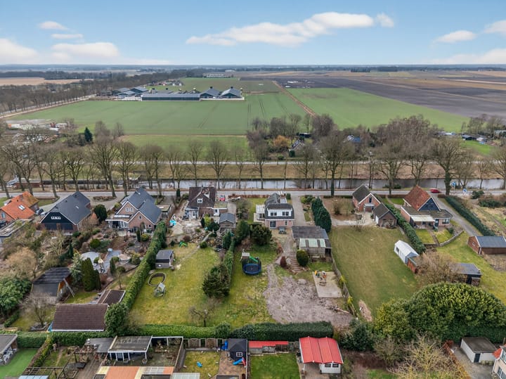 Spacious detached home with canal views and large garden in Klazienaveen-Noord — 94