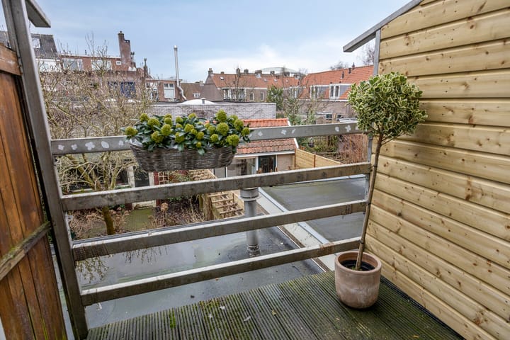 Spacious 6-room upper apartment with conversion permit in Utrecht Zuilen — 33