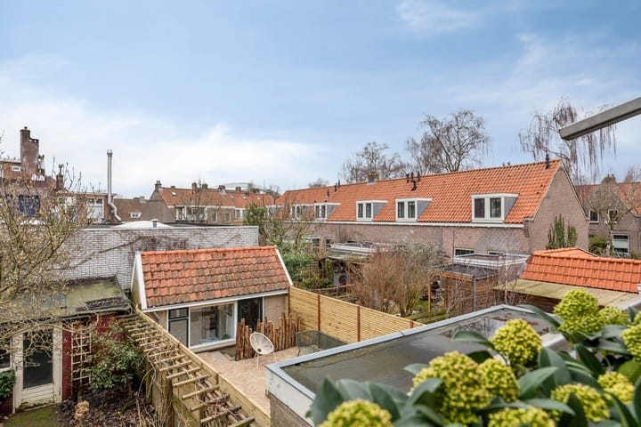 Spacious 6-room upper apartment with conversion permit in Utrecht Zuilen — 37