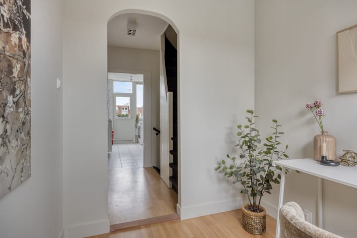 Spacious 6-room upper apartment with conversion permit in Utrecht Zuilen — 41