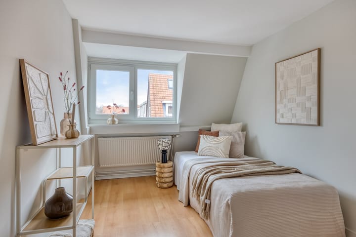 Spacious 6-room upper apartment with conversion permit in Utrecht Zuilen — 54