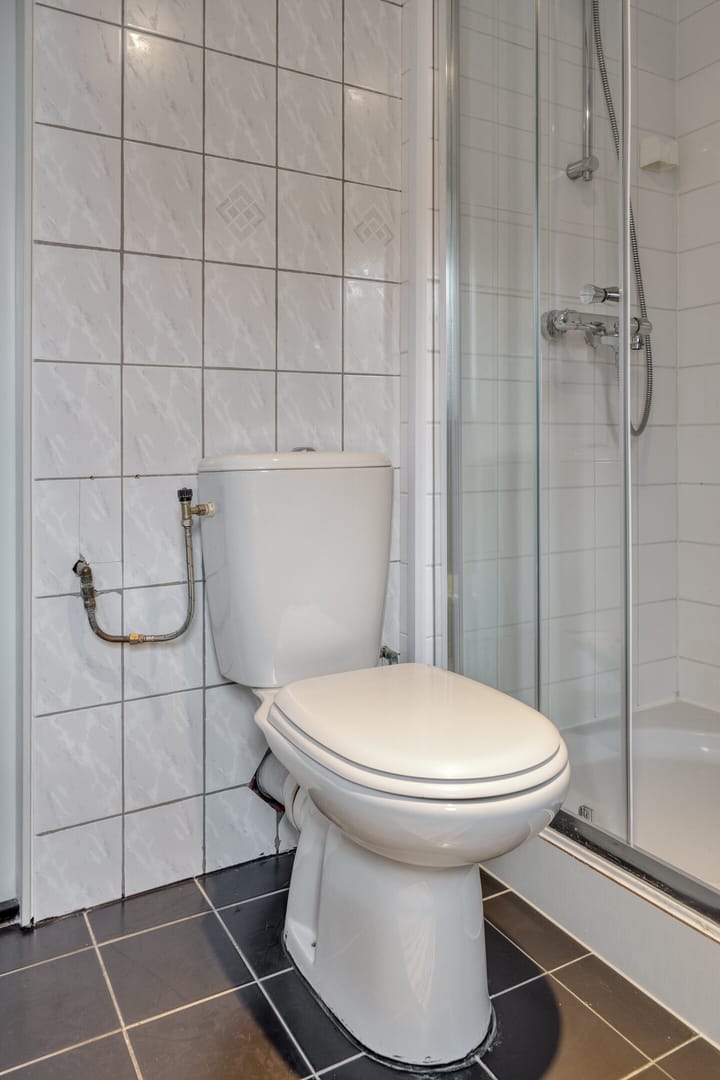 Spacious 6-room upper apartment with conversion permit in Utrecht Zuilen — 68