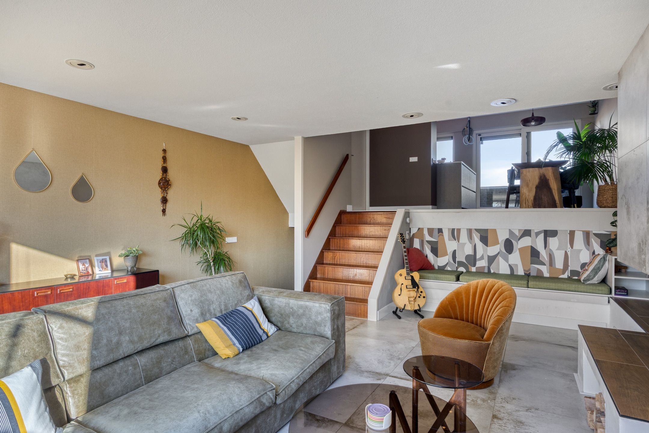 Spacious Split-Level Home with South-Facing Garden by the Water — 17