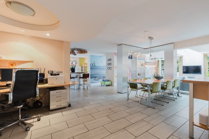 Exclusive Architectural Design Villa with Five Bedrooms in Apeldoorn — 17