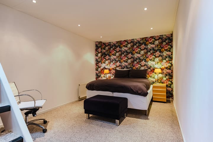 Exclusive Architectural Design Villa with Five Bedrooms in Apeldoorn — 33