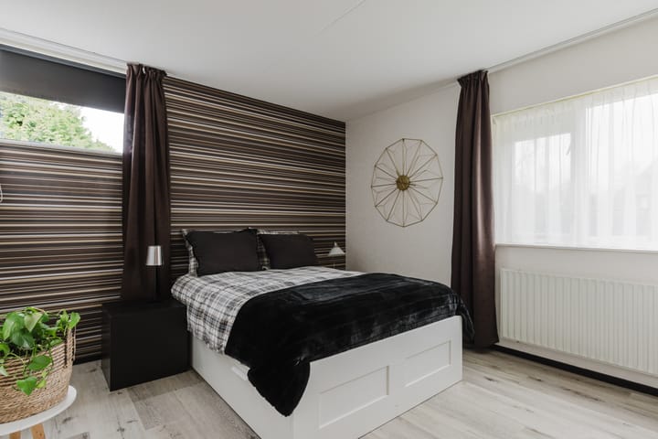 Exclusive Architectural Design Villa with Five Bedrooms in Apeldoorn — 42