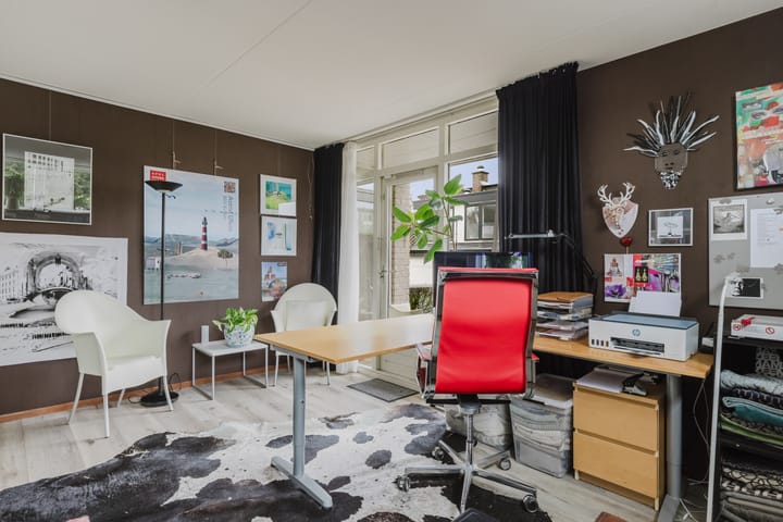 Exclusive Architectural Design Villa with Five Bedrooms in Apeldoorn — 44
