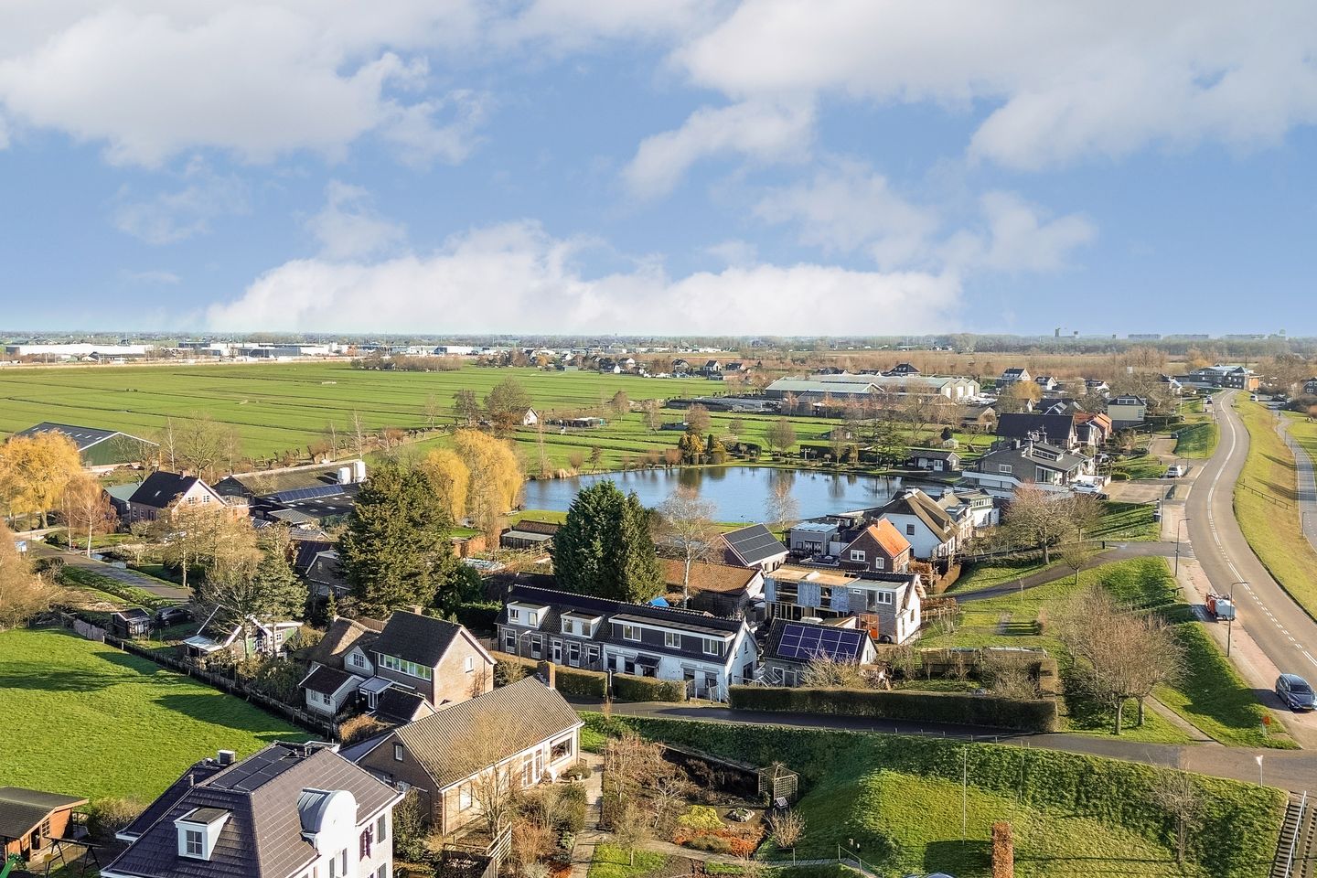 Characteristic semi-detached home with unique riverside location and five bedrooms — 68