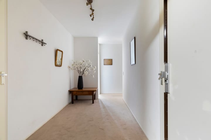 Spacious 3-Room Senior Apartment with Balcony in Barendrecht — 12