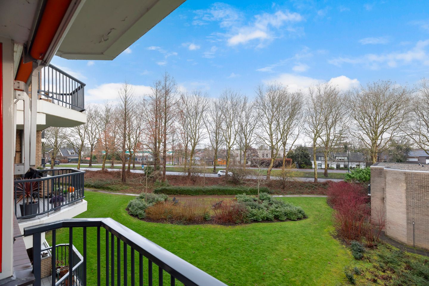 Spacious 3-Room Senior Apartment with Balcony in Barendrecht — 37