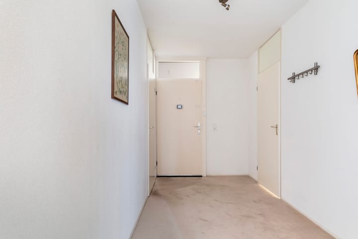 Spacious 3-Room Senior Apartment with Balcony in Barendrecht — 14