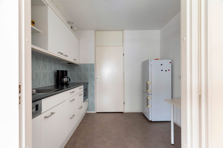 Spacious 3-Room Senior Apartment with Balcony in Barendrecht — 28