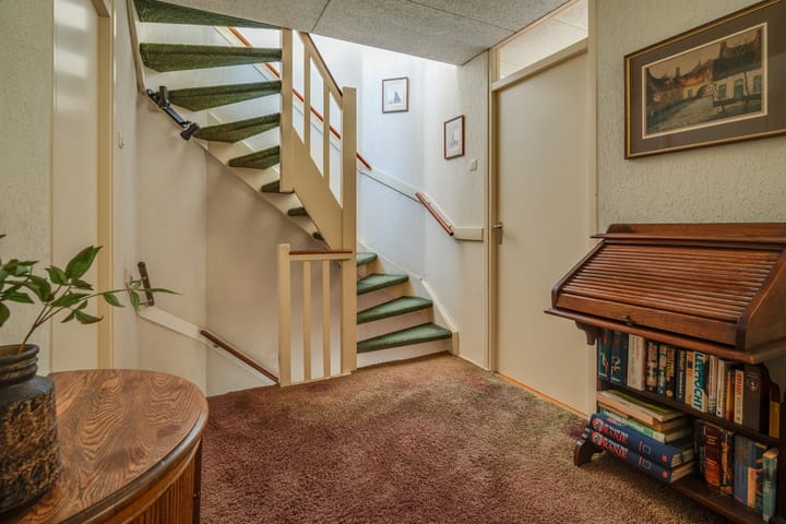 Spacious Family Home with 4 Bedrooms and Sunny Garden — 47
