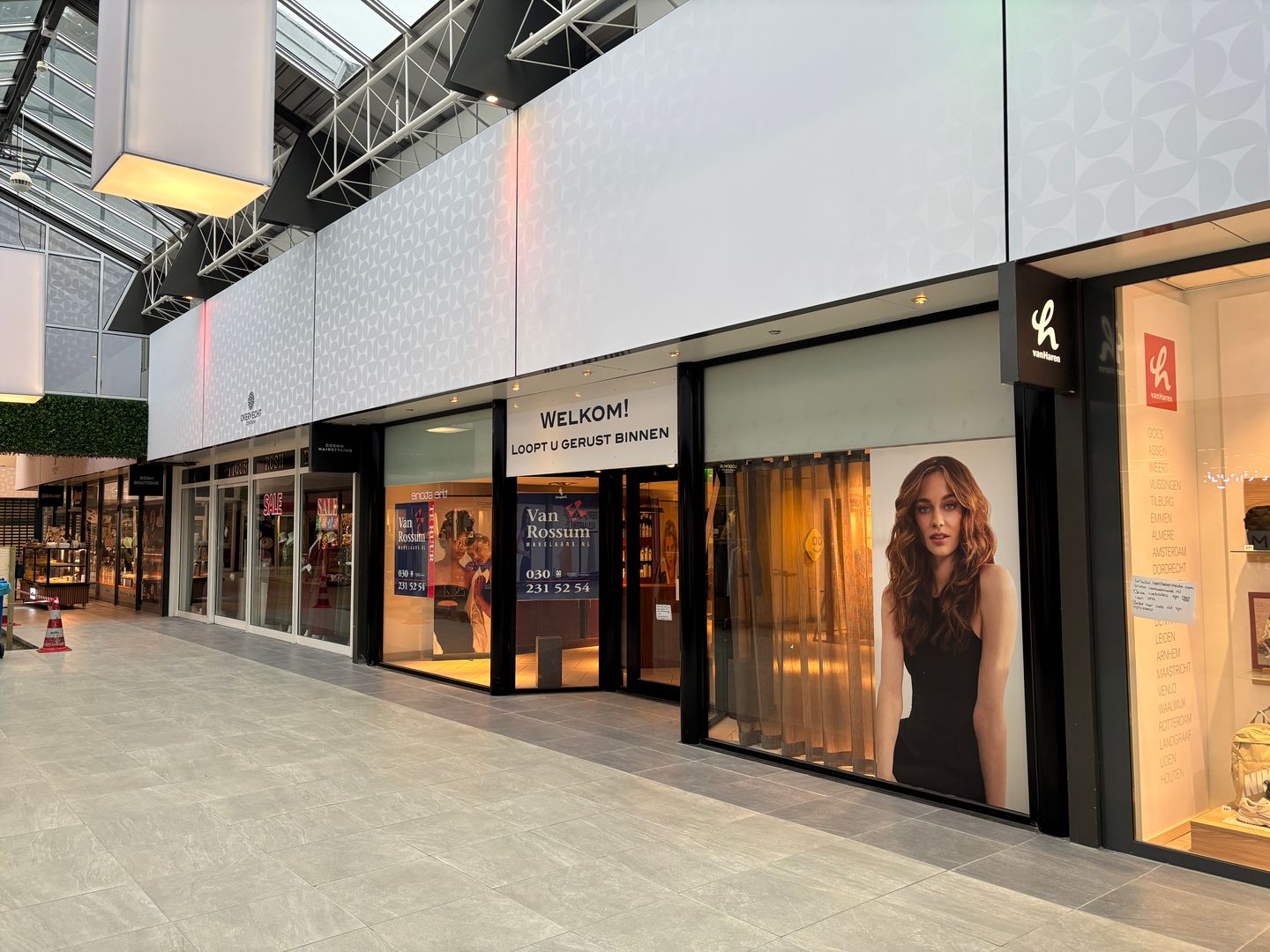 Bekijk foto 3 van Roelantdreef 24