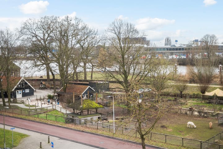 Apartment with panoramic water view in Zwolle — 40