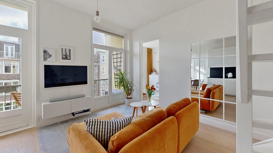 Renovated Apartment with Two Bathrooms and Sunny Balcony in Amsterdam Oost — 25