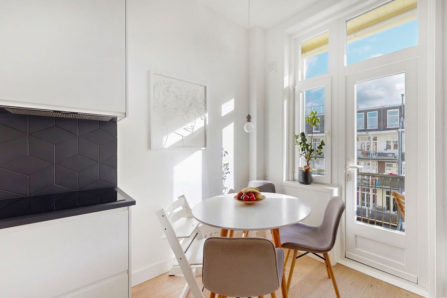 Renovated Apartment with Two Bathrooms and Sunny Balcony in Amsterdam Oost — 19