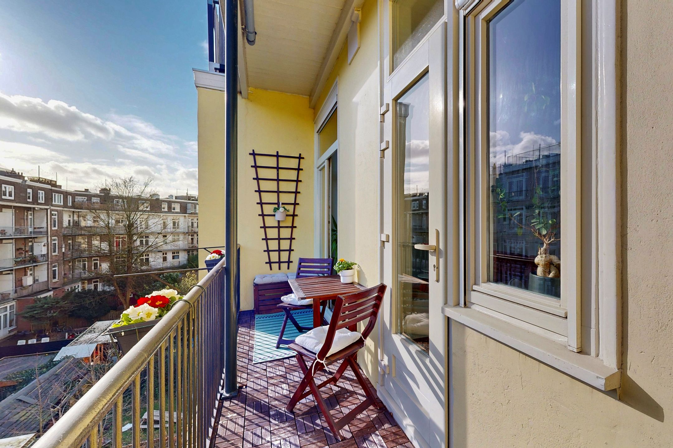 Renovated Apartment with Two Bathrooms and Sunny Balcony in Amsterdam Oost — 23